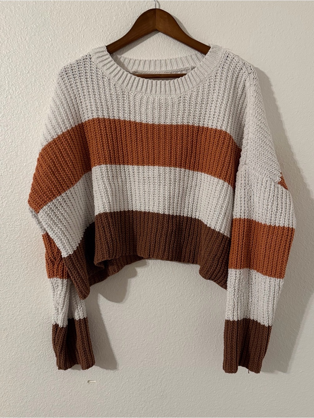 Moon & Madison Striped Cropped Sweater Size Large Brown Tan Cream Knit